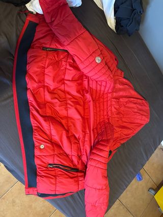 Chaqueta Roja con Capucha Reset Going Places Roja