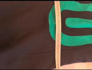 Vestido Negro con Detalles Verdes