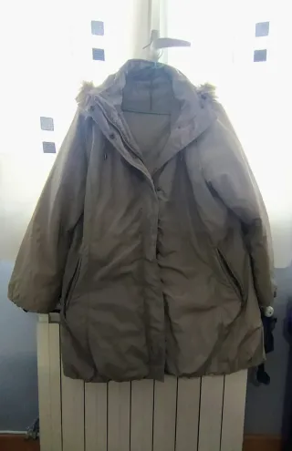 Abrigo Punto Roma Beige con Capucha