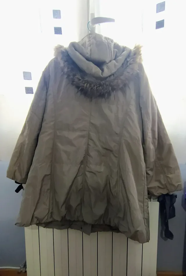 Abrigo Punto Roma Beige con Capucha