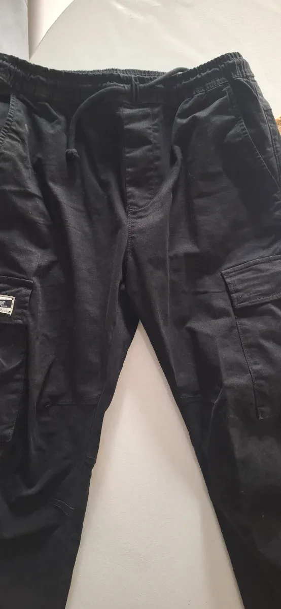 Pantalones cargo negros