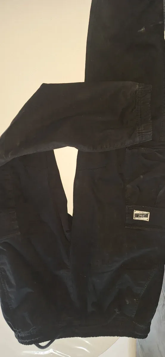 Pantalones cargo negros