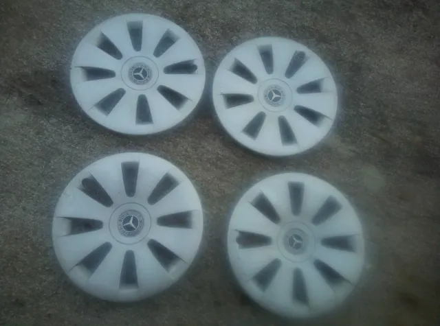 Tapacubos Originales Mercedes Vito (4 unidades)
