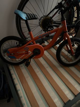 Bicicleta infantil naranja