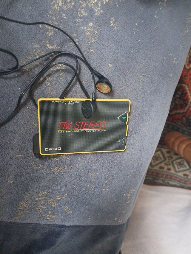 Casio FM Stereo Pocket Receiver RD-100