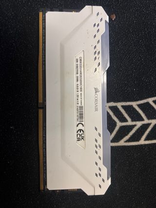 Corsair Vengeance RGB PRO DDR4 RAM 16gb nueva