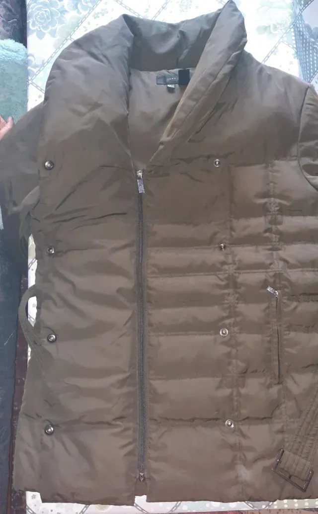 Abrigo de Zara de mujer acolchado con cinturón