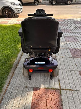 Scooter eléctrico azul oscuro