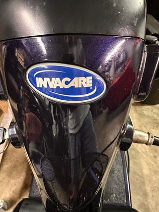 Scooter eléctrico azul oscuro