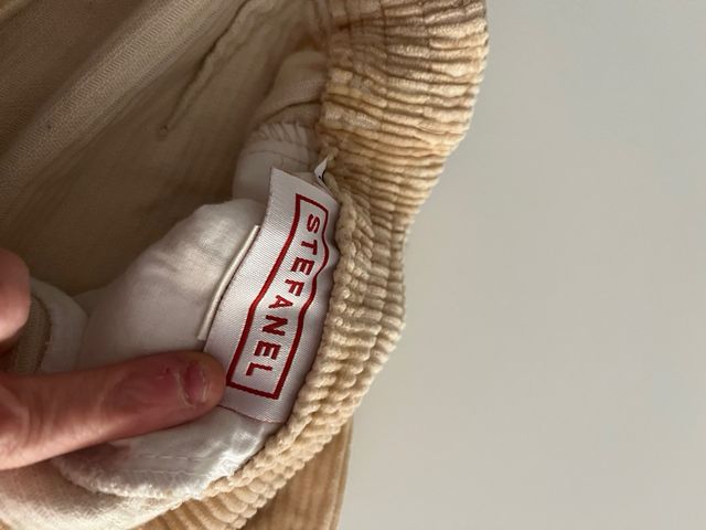 Pantaloncini donna in velluto beige