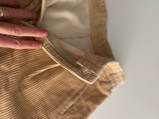 Pantaloncini donna in velluto beige