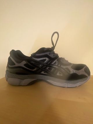 ZAPATILLAS ASICS GEL NYC precio negociable