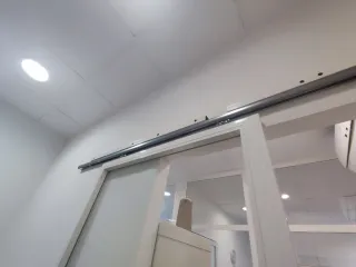 Puerta corredera de cristal