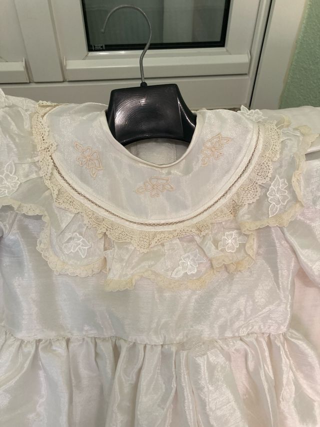 Vestido niña talla 2 crudo puntilla