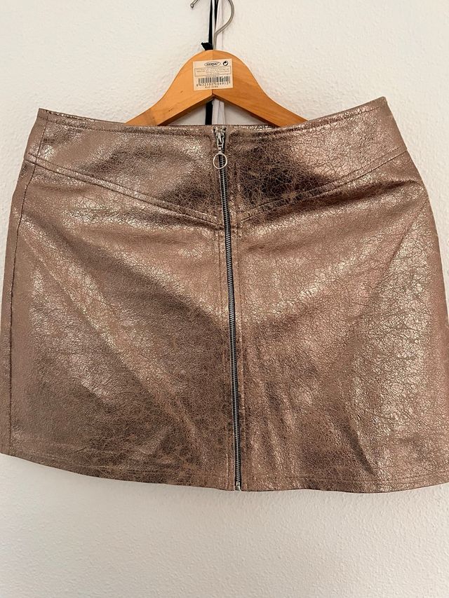 Falda dorada efecto piel cremallera