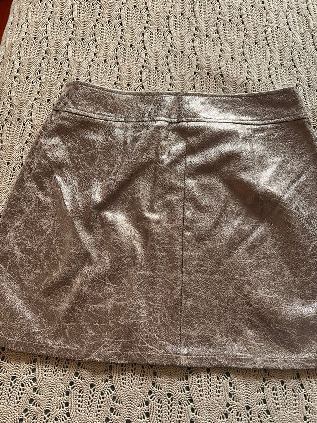 Falda dorada efecto piel cremallera