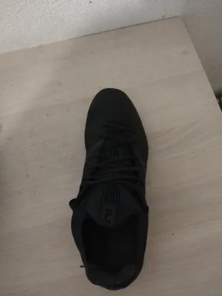 Botas de fútbol negras