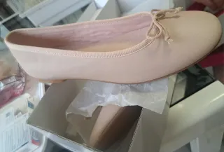 Manoletinas de piel beige