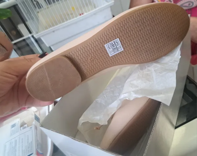 Manoletinas de piel beige