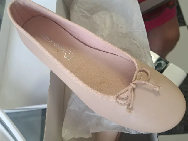 Manoletinas de piel beige