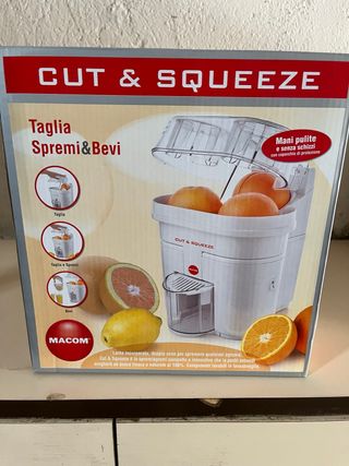 Spremiagrumi MACOM Taglia Spremi & Bevi