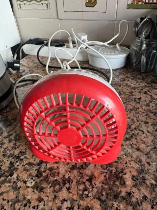 Ventilador Pequeño Rojo