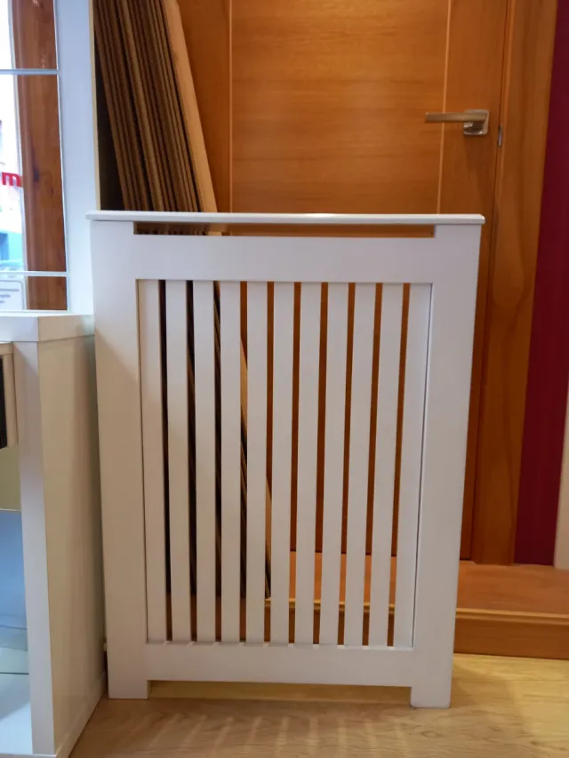 Mueble cubrerradiador blanco lacado