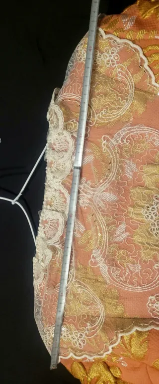 Traje de Fallera Salmón y Dorado. Damasco