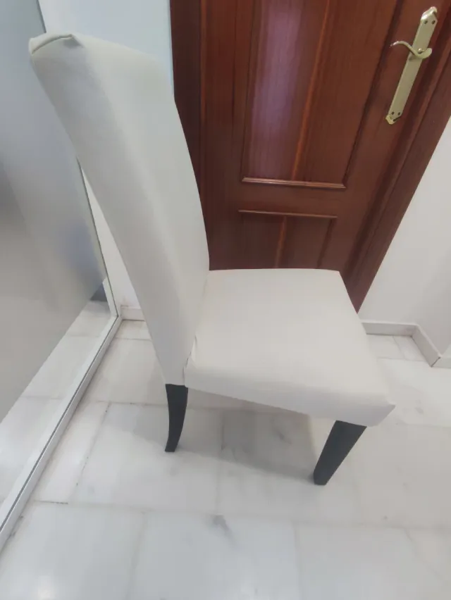 Silla polipiel blanca