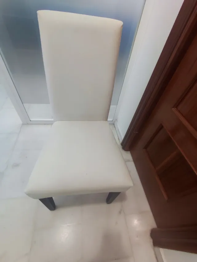 Silla polipiel blanca