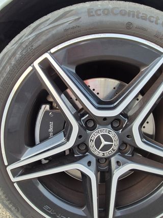 Mercedes-Benz A 250 E AMG hobrido 2023