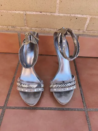 3 Pares de Zapatos de Tacón