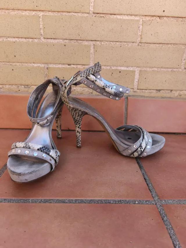 3 Pares de Zapatos de Tacón