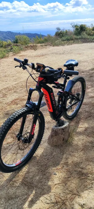 Bicicleta Eléctrica Giant Full Suspensión