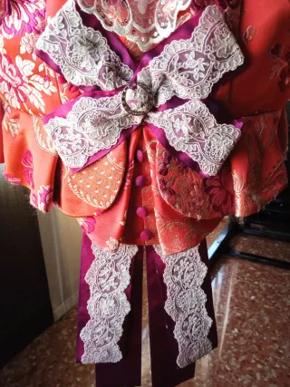 Traje de Fallera caldera, morado.