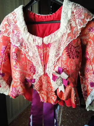 Traje de Fallera caldera, morado.