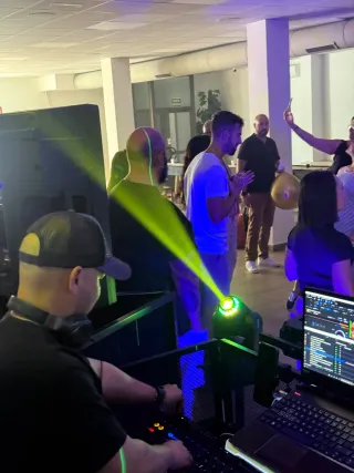 DJ ECONOMICO CON MAQUINARIA  Valencia y alrededore