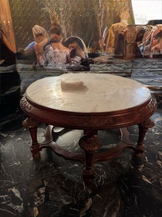 Mesa de centro de mármol y madera antigua