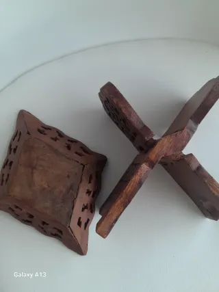 Leggio in legno intagliato pieghevole