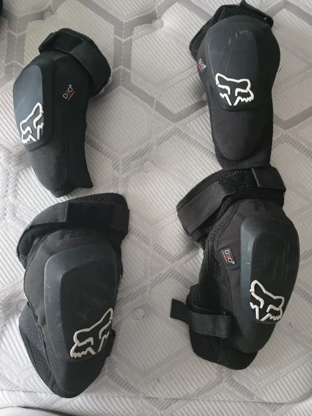 Coderas y Rodilleras Fox D3O talla M