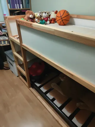 Cama Kura + somier adicional y colchón