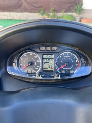 Suzuki Burgman 125 Negra