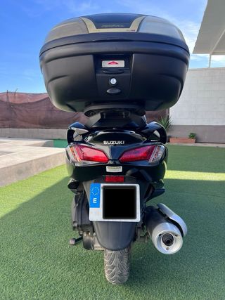 Suzuki Burgman 125 Negra