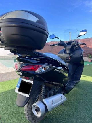 Suzuki Burgman 125 Negra