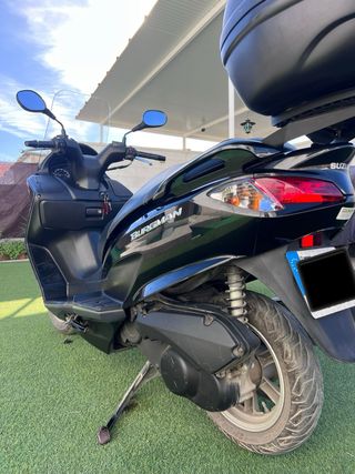 Suzuki Burgman 125 Negra