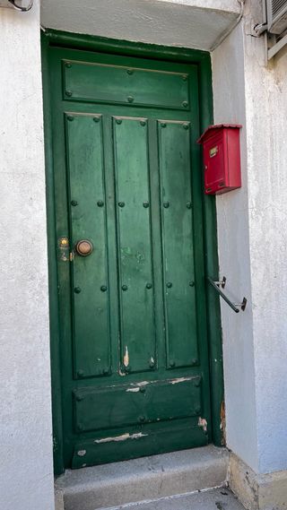 Puerta maciza de madera