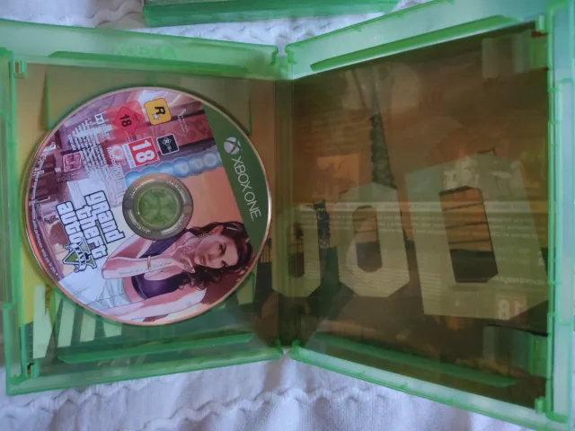 Pack Juegos Xbox FC 25, GTA V, AC Valhalla