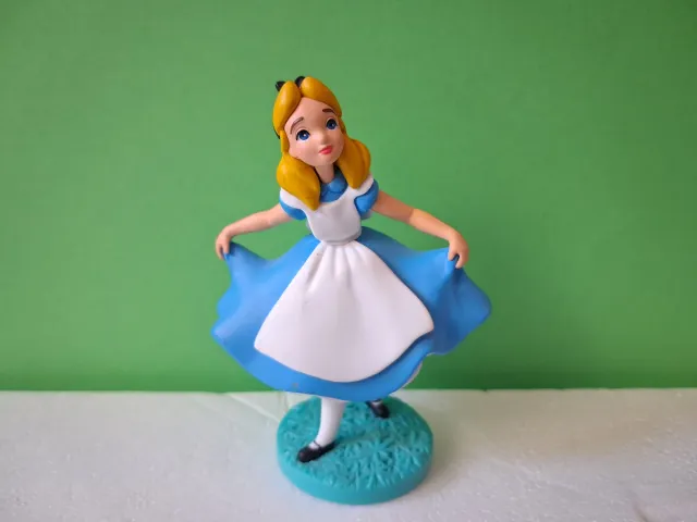 Lote de 9 figuras Alicia