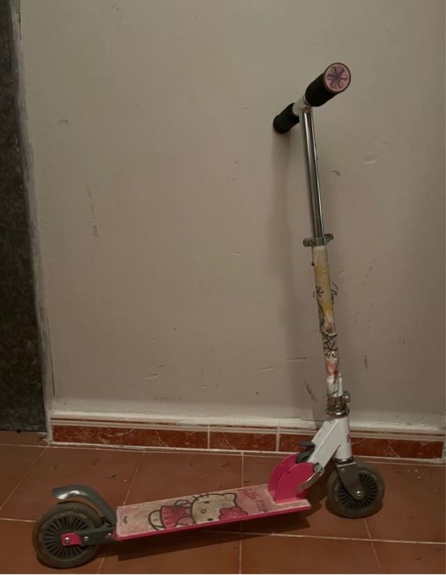 OFFERTA Monopattino Hello Kitty rosa