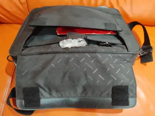 Ordenador portátil Compaq negro/plateado